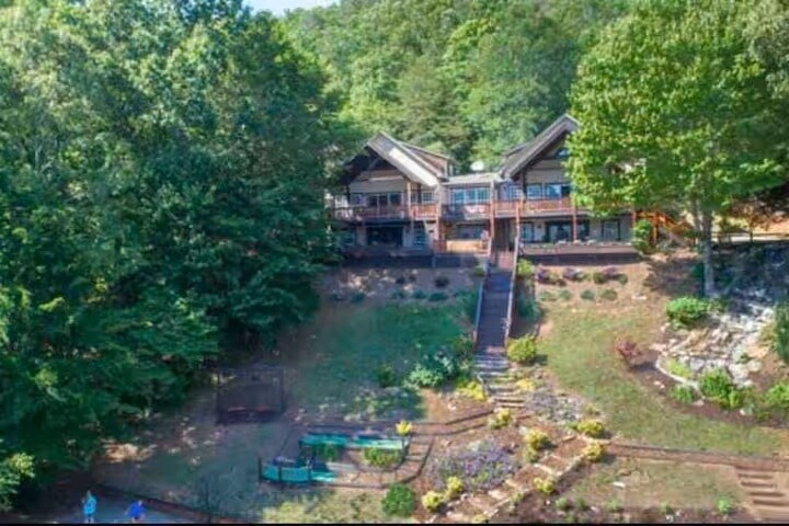 More Photos Of 2003 Bend of the Riv, Hiawassee Lodge Meeting Hall For Sale