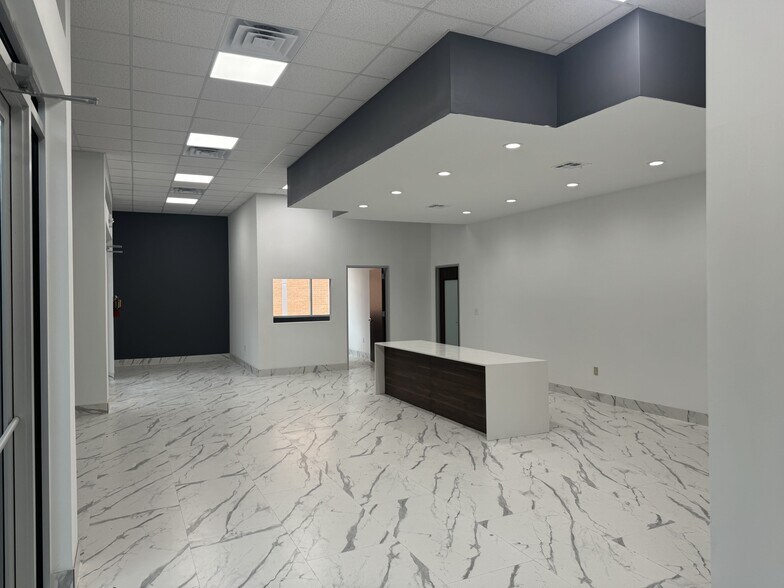 More Photos Of 11507 S Highway 6, Sugar Land Freestanding For Lease