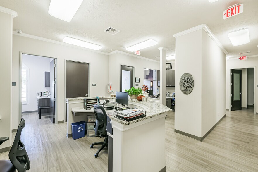 More Photos Of 11439 Spring Cypress Rd, Tomball Medical For Sale