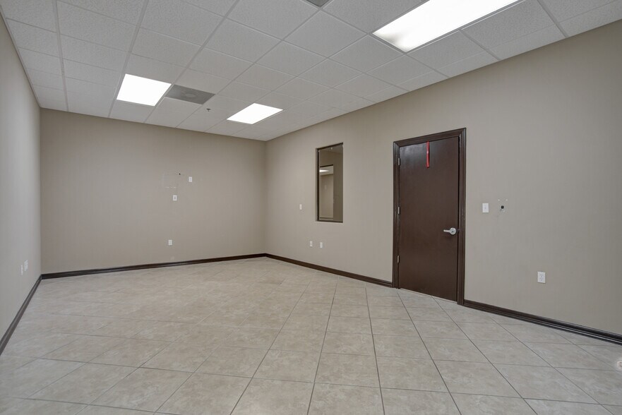 More Photos Of 3118-3122 Center Pointe Dr, Edinburg Medical For Lease