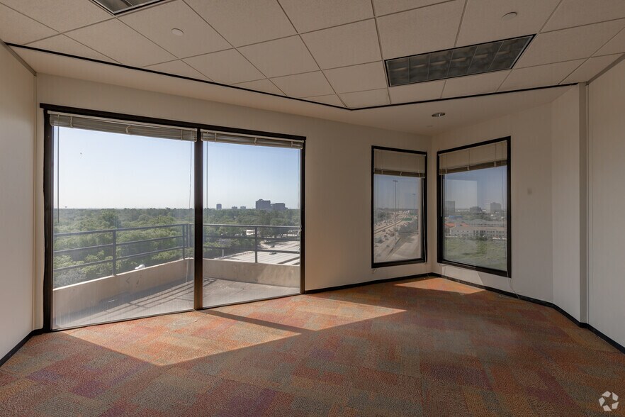 More Photos Of 13401 N I-45, Houston Office For Sale