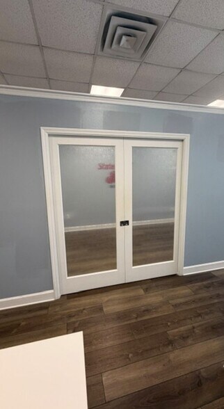 More Photos Of 42605-42681 Hwy 27, Davenport General Retail For Lease