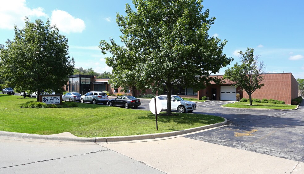 More Photos Of 7230 N Caldwell Ave, Niles Flex For Lease