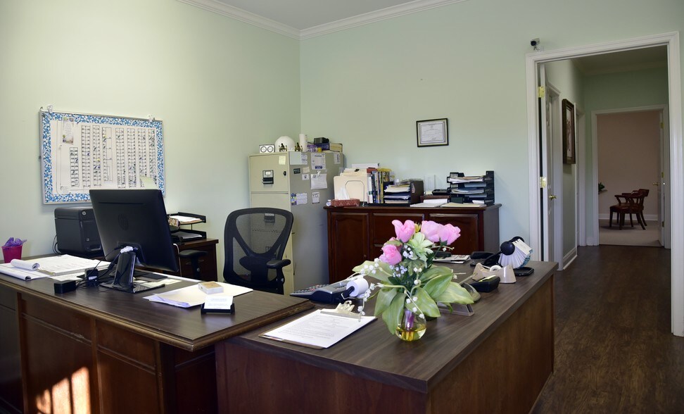 More Photos Of 101 Thompson St, Sylvester Self Storage For Sale