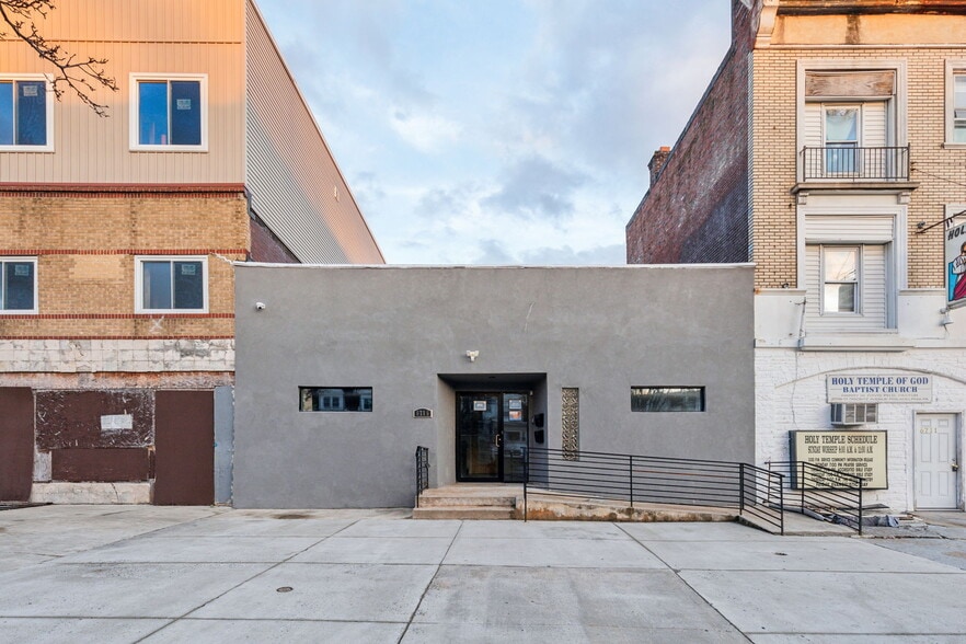 Primary Photo Of 6713 Ogontz Ave, Philadelphia Office For Lease