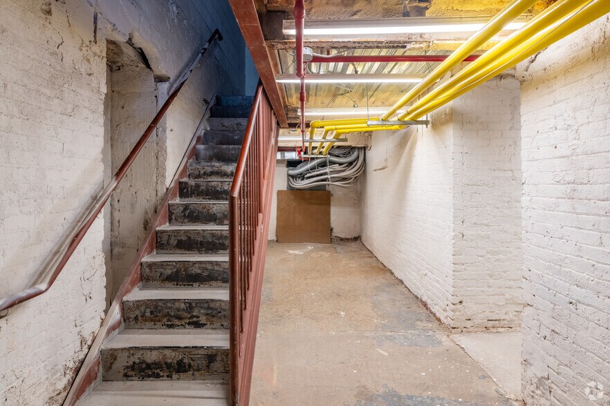 More Photos Of 1295 Madison Ave, New York Multifamily For Sale