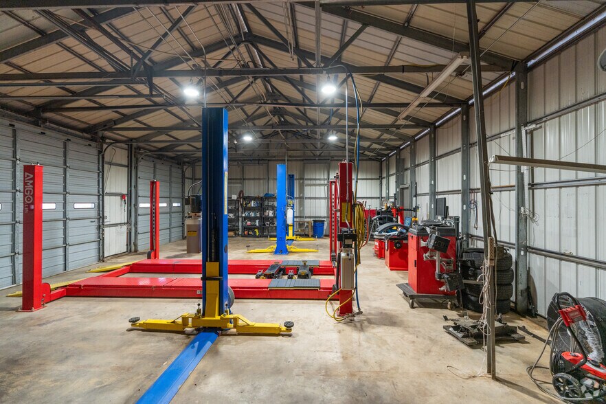 More Photos Of 1613 Ronald Dr, Raleigh Auto Dealership For Sale