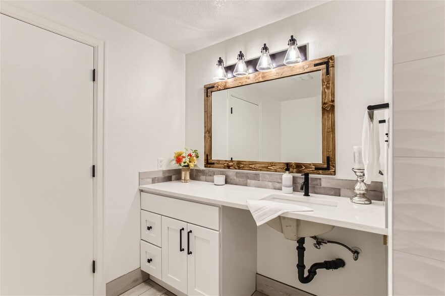 More Photos Of 8955 SW Club Meadow Ln, Portland Continuing Care Retirement Community For Sale