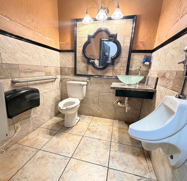More Photos Of 120 S Kentucky Ave, Lakeland Storefront For Sale
