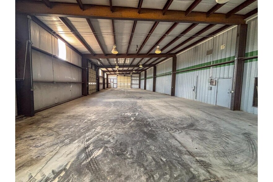 More Photos Of SE 241 SE 10 Ave, Great Bend Warehouse For Sale
