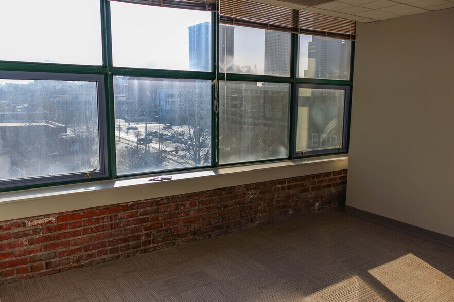 More Photos Of 201 E Markham St, Little Rock Office For Lease