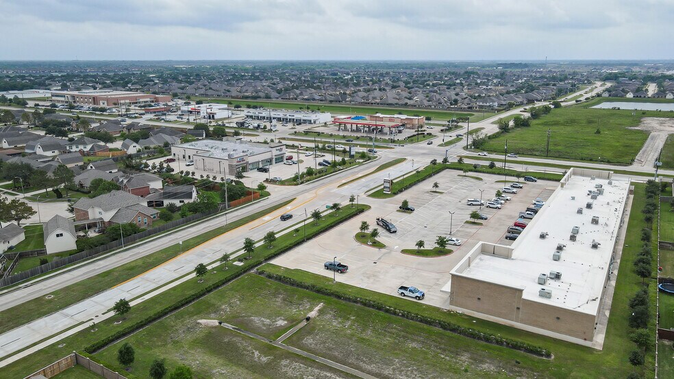 More Photos Of 3695 Kirby Dr, Pearland General Retail For Sale