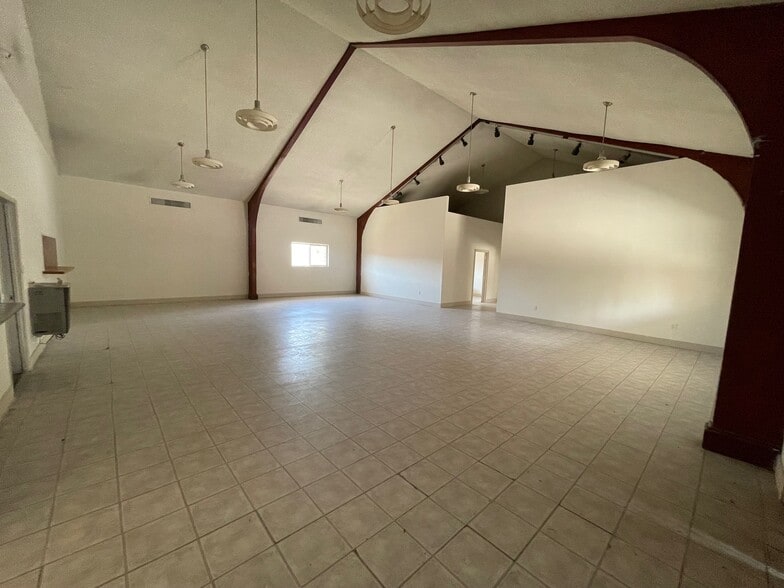 More Photos Of 7216 Valmont St, Tujunga Lodge Meeting Hall For Sale