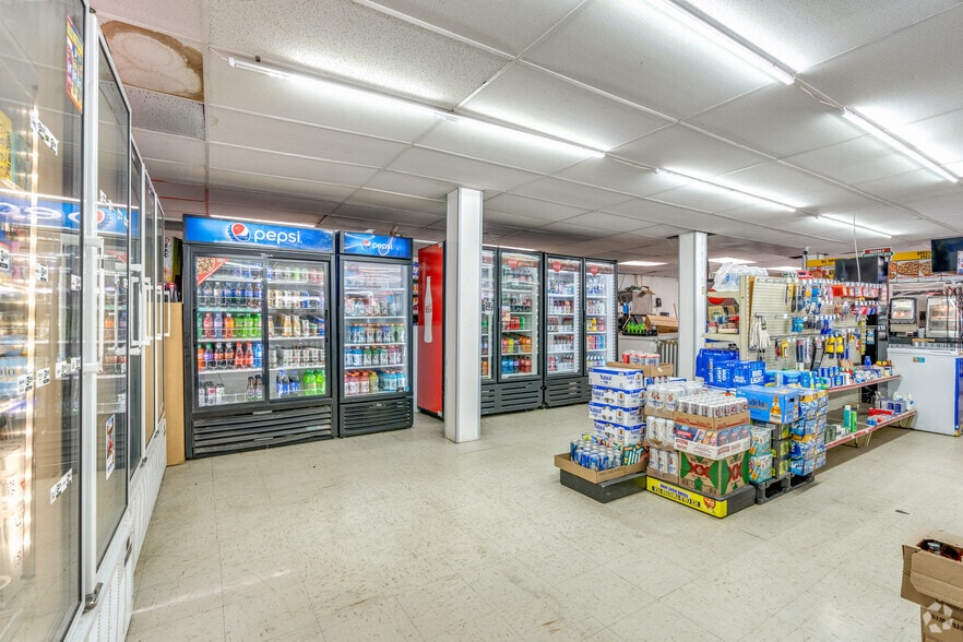 More Photos Of 1201 6th St, Ryan General Retail For Sale