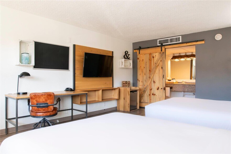 More Photos Of 2850 S Circle Dr, Colorado Springs Hotel For Sale