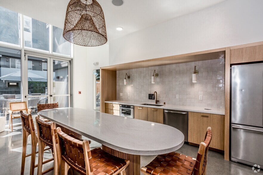 More Photos Of 1120 W 6th St, Los Angeles Apartments For Lease