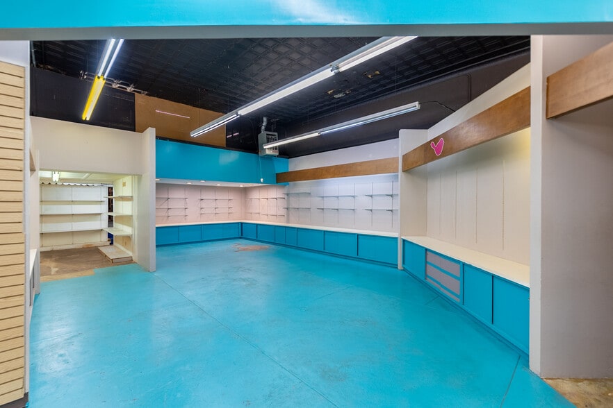 More Photos Of 815 S Main St, Stillwater Storefront Retail Office For Sale