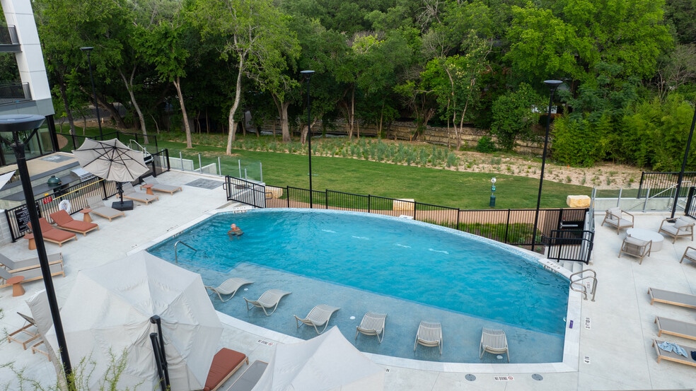 More Photos Of 2209 S First St, Austin Apartments For Sale