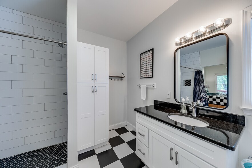 More Photos Of 892 Edelweiss Strasse, Helen Hotel For Sale