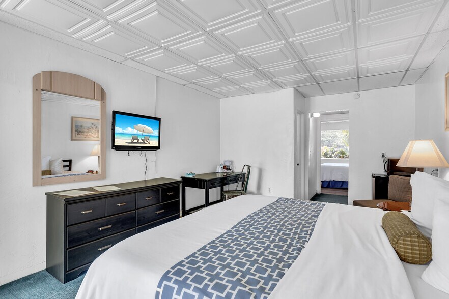 More Photos Of 99202 Overseas Hwy, Key Largo Hotel For Sale