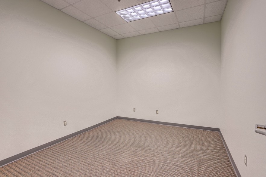 More Photos Of 2470 Daniells Bridge Rd, Athens Office For Lease