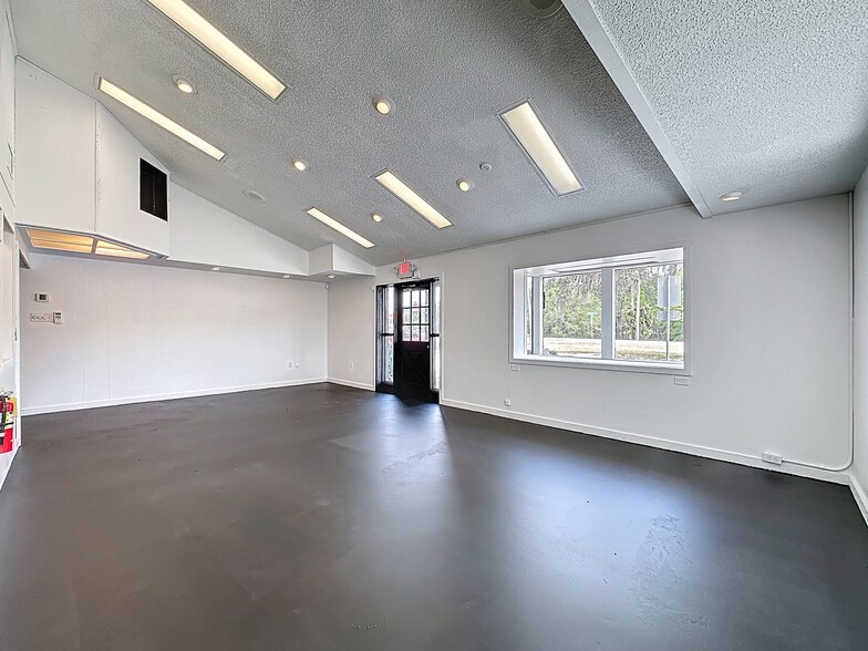 More Photos Of 2017 W Main St, Leesburg Office For Lease