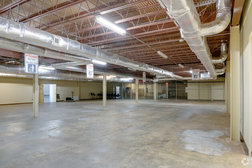 More Photos Of 8605 Ebenezer Church Rd, Raleigh Distribution For Sale
