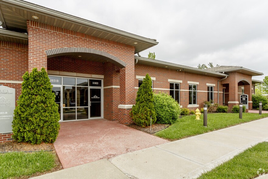 More Photos Of 3383-3387 NE Ralph Powell Rd, Lee's Summit Office For Sale