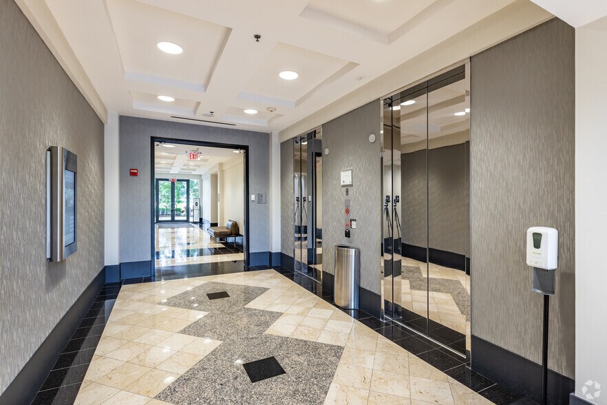 More Photos Of 1025 Greenwood Blvd, Lake Mary Unknown For Lease