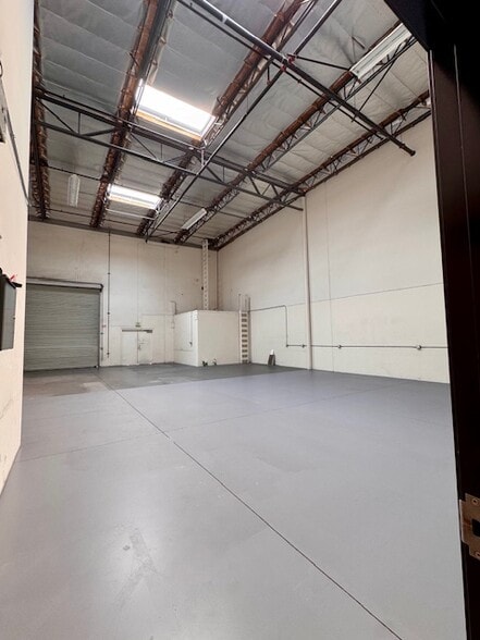 More Photos Of 610-640 W Lambert Rd, Brea Light Manufacturing For Sale
