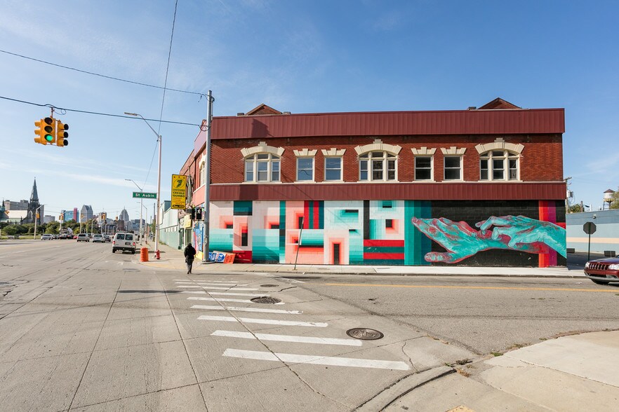 More Photos Of 2055 Gratiot Ave, Detroit Storefront Retail Office For Lease