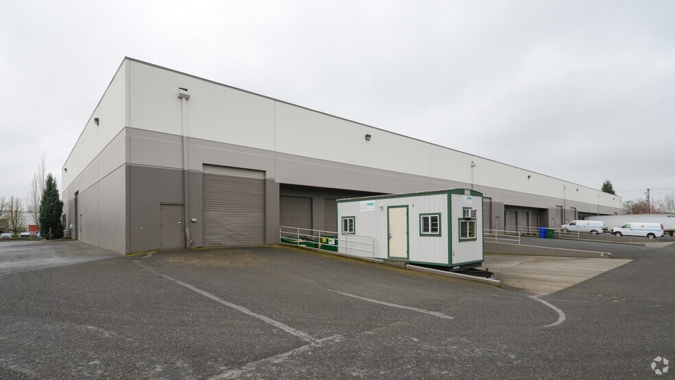 More Photos Of 14811 NE Airport Way, Portland Warehouse For Lease