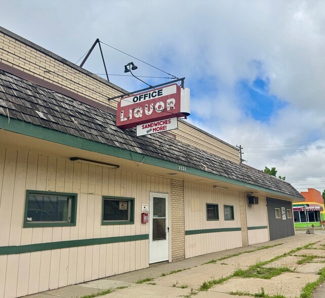 Primary Photo Of 2321 N Michigan Ave, Saginaw Flex For Sale