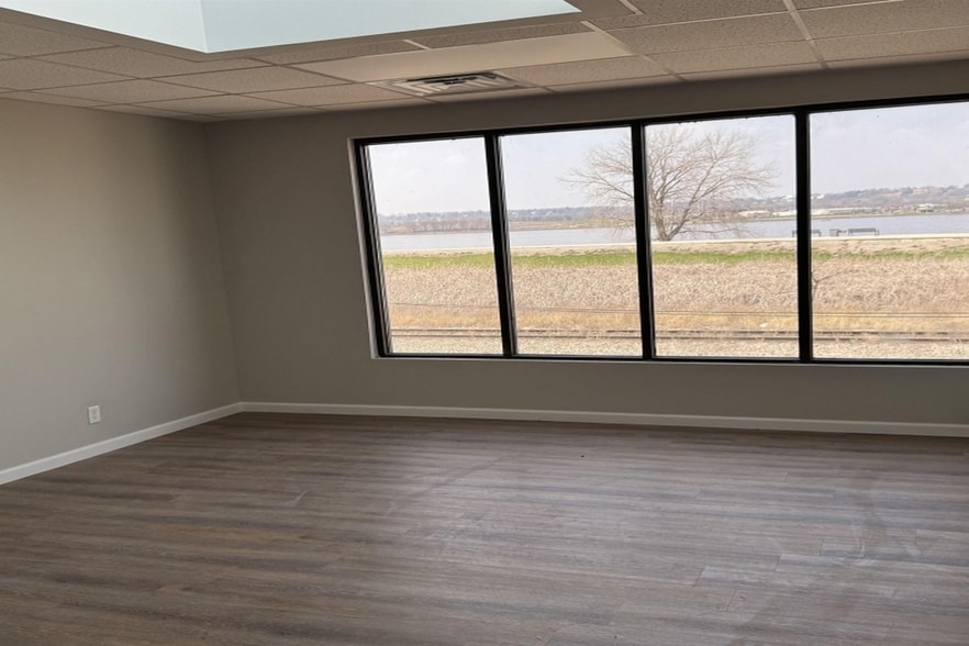 More Photos Of 101 10th St, Rock Island Warehouse For Lease
