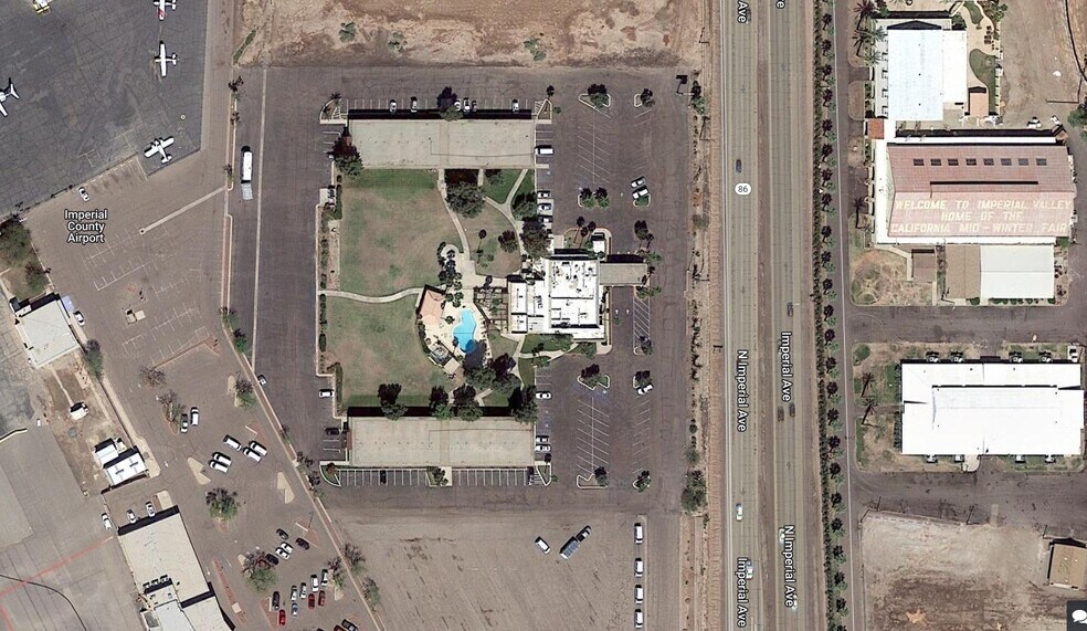 More Photos Of 1093 Airport Rd, Imperial Hotel For Lease