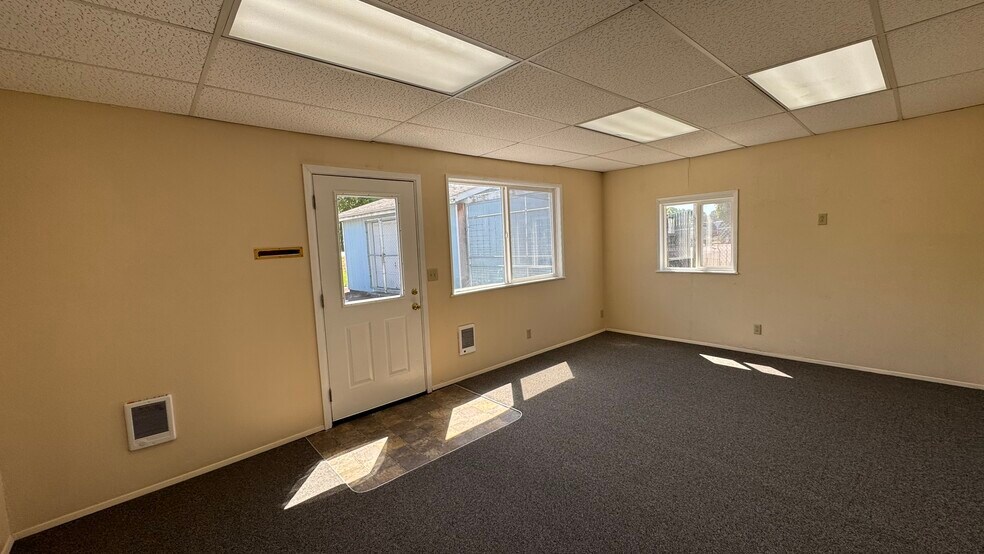 More Photos Of 300 OR-99 Hwy, Junction City Office Residential For Lease