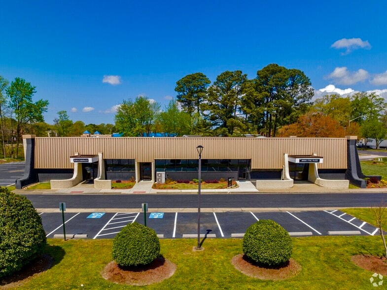 More Photos Of 11719-B Jefferson Ave, Newport News Unknown For Lease