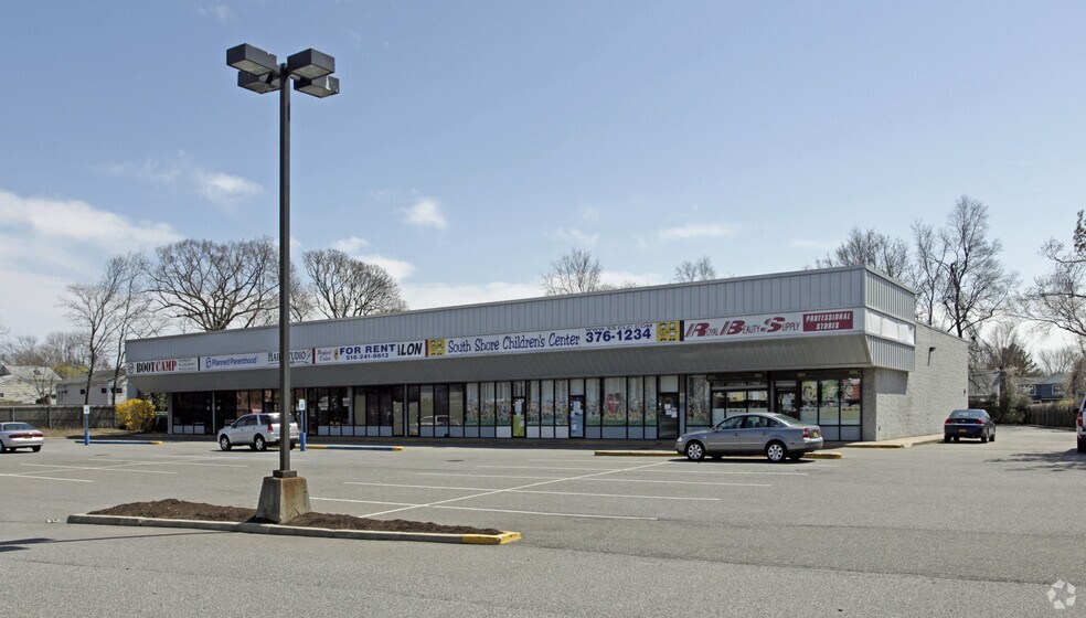 More Photos Of 152-188 Sunrise Hwy, West Islip General Retail For Sale