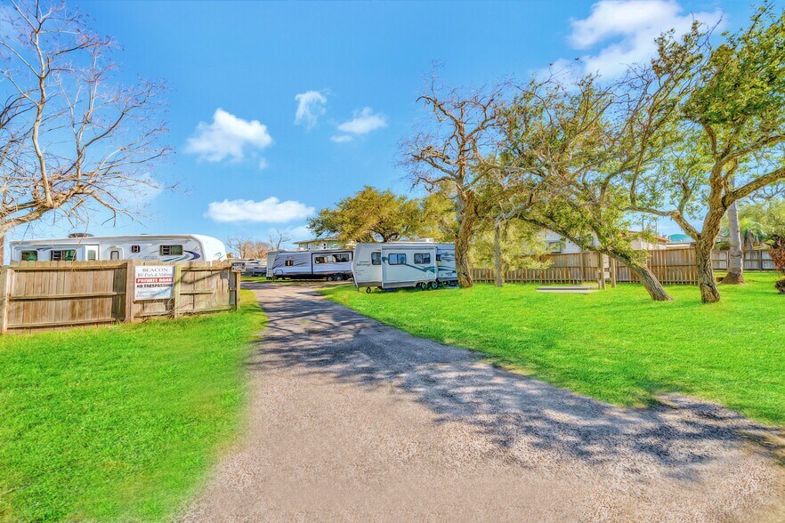 More Photos Of 301 S Fulton Beach, Rockport Trailer Camper Park For Sale