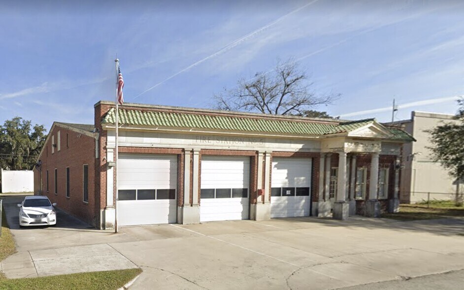 More Photos Of 6 W Henry St, Savannah Freestanding For Sale