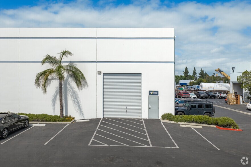 More Photos Of 1611 W Pomona Rd, Corona Unknown For Lease