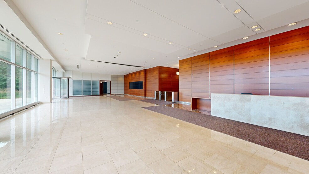 More Photos Of 231 N Martingale Rd, Schaumburg Office For Lease