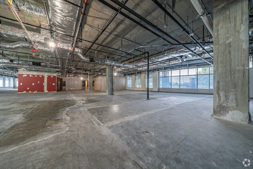 More Photos Of 215 W Diehl Rd, Naperville Office For Sale