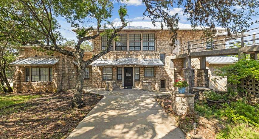 More Photos Of 316 W Highland Dr, Boerne Office For Sale