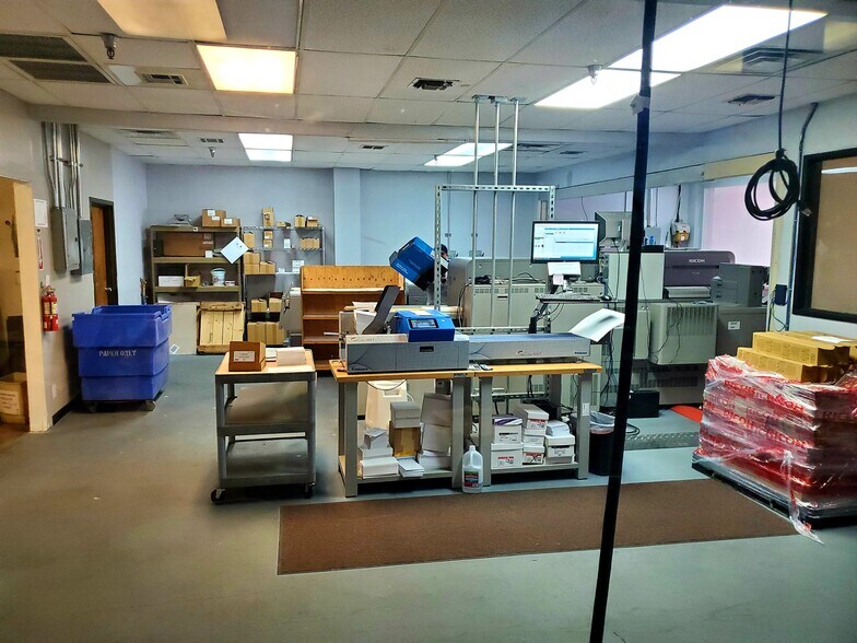 More Photos Of 2908 S Highland Dr, Las Vegas Warehouse For Lease