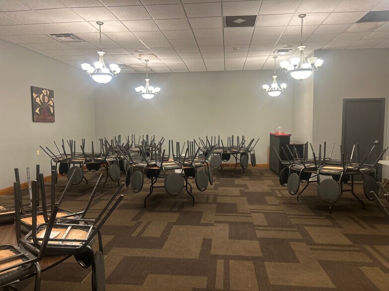 More Photos Of 5781 Seneca St, Elma Restaurant For Lease