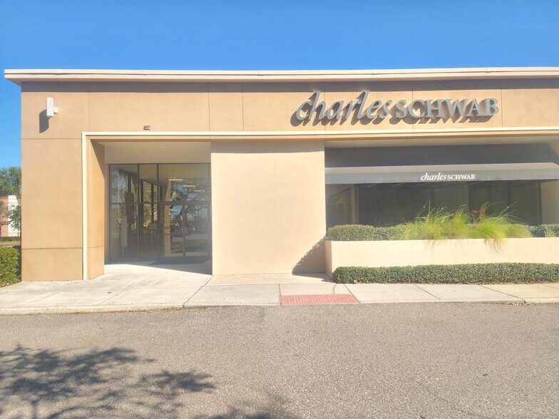 More Photos Of 6700 22nd Ave N, Saint Petersburg Bank For Sale