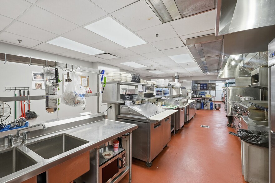 More Photos Of 706 E 23rd St, Lawrence Restaurant For Sale