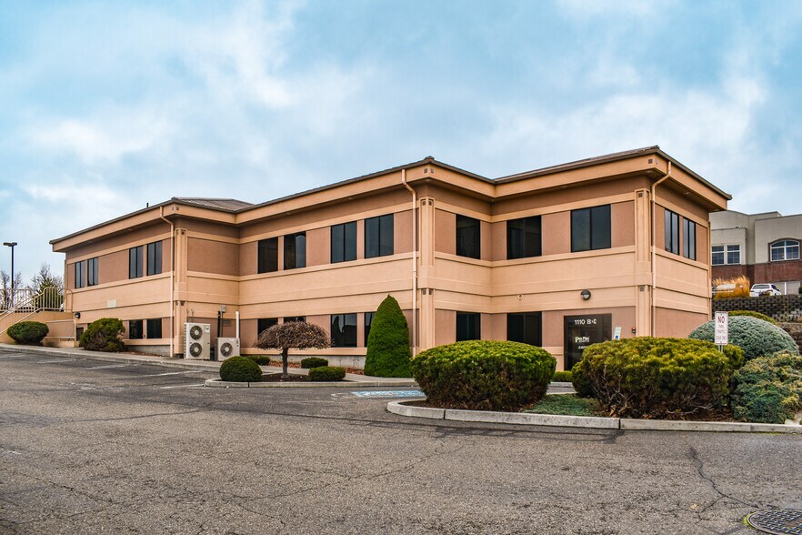 More Photos Of 1110 N Center Pky, Kennewick Office For Lease