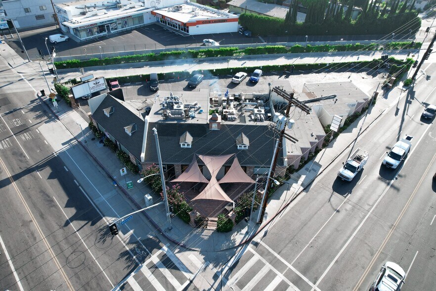 More Photos Of 6000 Woodman Ave, Van Nuys Storefront Retail Office For Lease